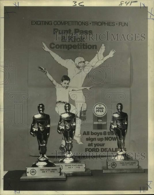 1970 Press Photo Trophies to be Given in New Orleans Punt, Pass & Kick Contest- Historic Images