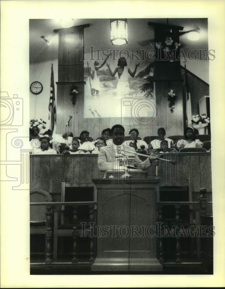 1990 Press Photo Providence Baptist Church - Reverend Terry Lewis, Kenner- Historic Images