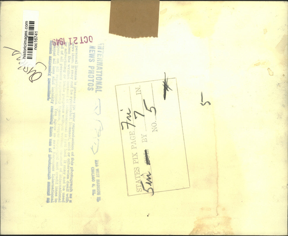 1949 Press Photo Pearls found in oyster shell - noc16741