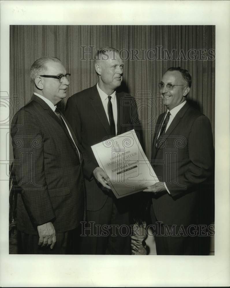 1966 Press Photo Ruben Davelle, Clarence Johnson, Chester Rieth in Louisiana - Historic Images