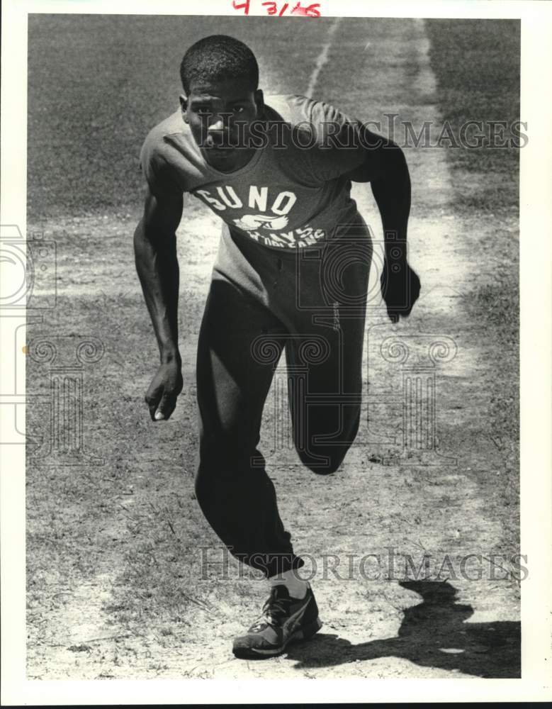 1985 Press Photo SUNO&#39;s Alonzo Ruffin is an All-American in two Sports Events- Historic Images