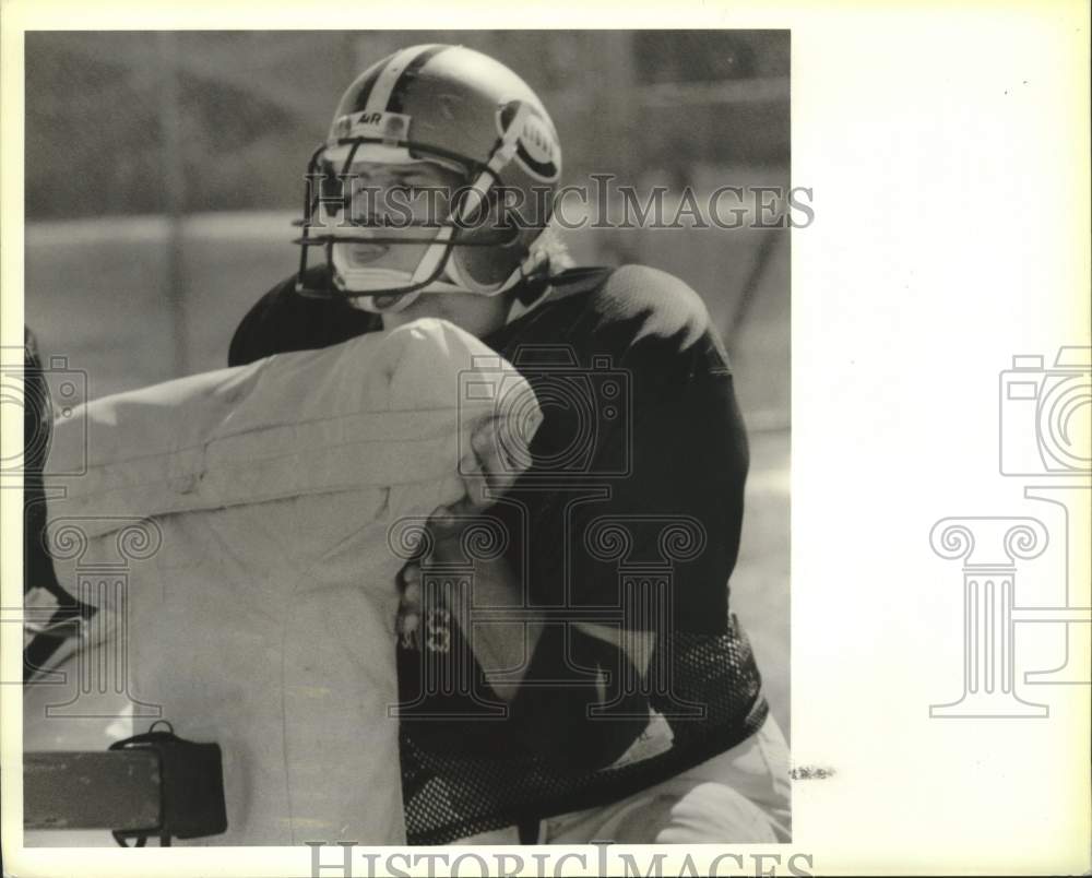 1990 Press Photo Defensive Tackle Football Player Carey Rider of Covington High- Historic Images