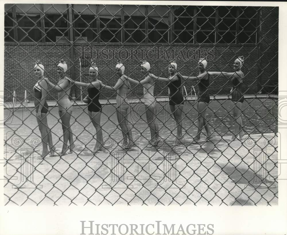 1960 Press Photo Royettes Swimming Members - noc18435- Historic Images