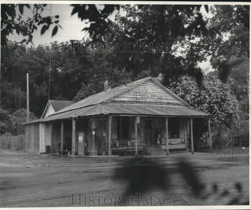 Load image into Gallery viewer, 1968 Press Photo Old Building in Streets of Rodney, Louisiana - noc18513
