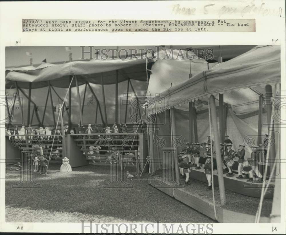 1983 Press Photo Band plays under the Big Top at the Miniature Circus