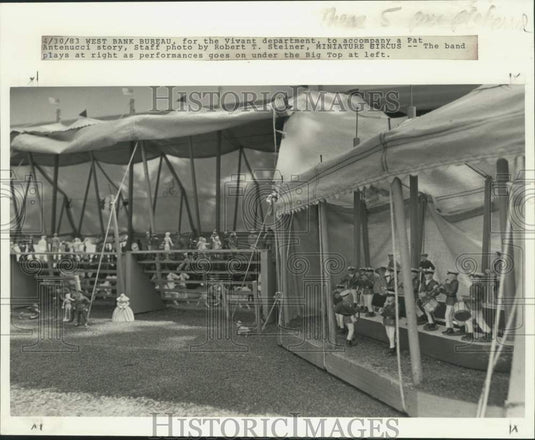 1983 Press Photo Band plays under the Big Top at the Miniature Circus