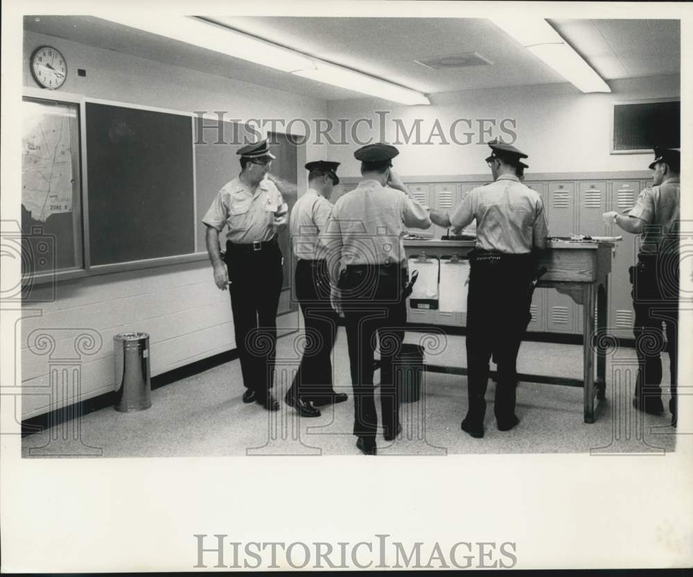 1963 Press Photo Roll Call Room, 7th District Police Station, New Orleans Police- Historic Images