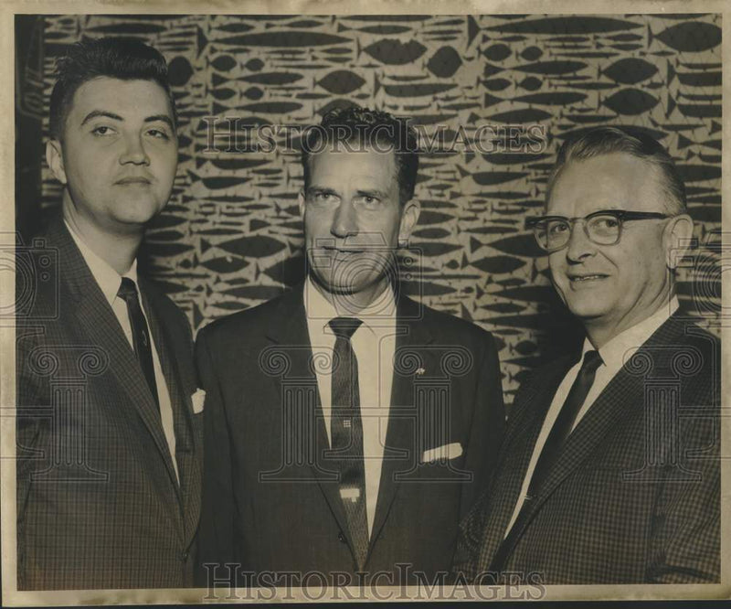 Load image into Gallery viewer, 1961 Press Photo Centenary College Alumni president Waylan Pearce and members
