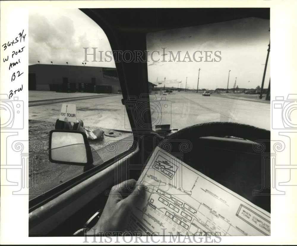 1994 Press Photo Port of New Orleans' Simone Bruni hands out tour information