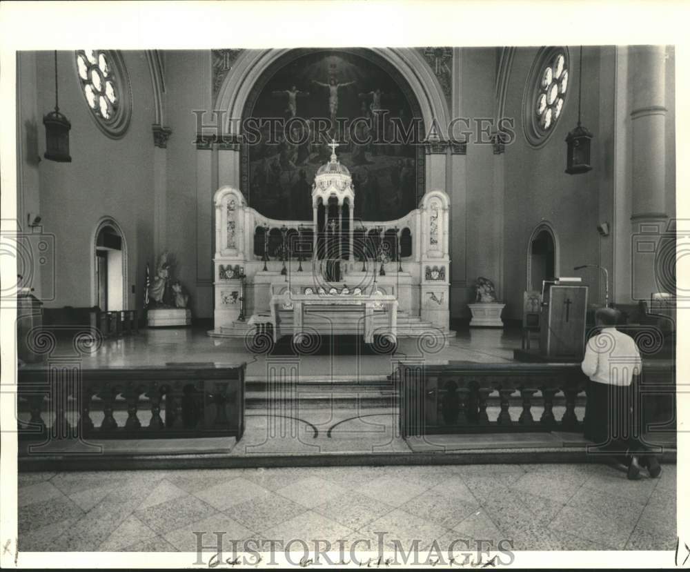 1975 Press Photo St. Joseph Church on Tulane Avenue Main Altar.- Historic Images