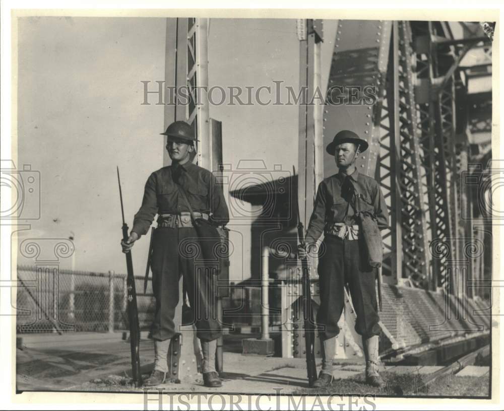 1940 Press Photo Guards-St. Claude Avenue Bridge at Industrial Canal New Orleans