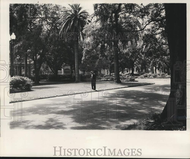 Load image into Gallery viewer, 1961 Press Photo Gerald Kerr measures sound in New Orleans neighborhood.
