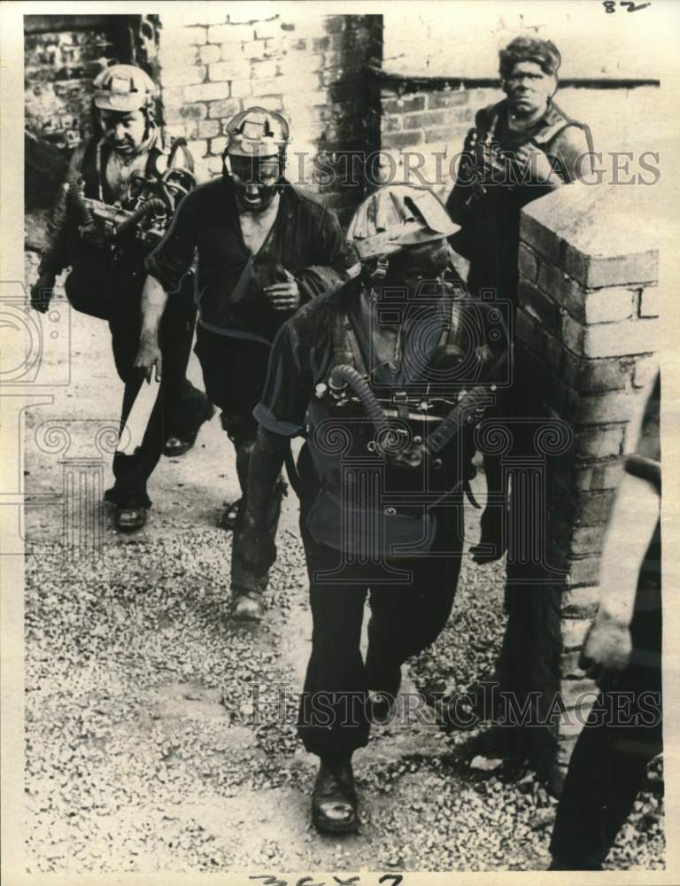 1968 Press Photo Welsh Miners with soot-covered faces in Glasgow, Scotland
