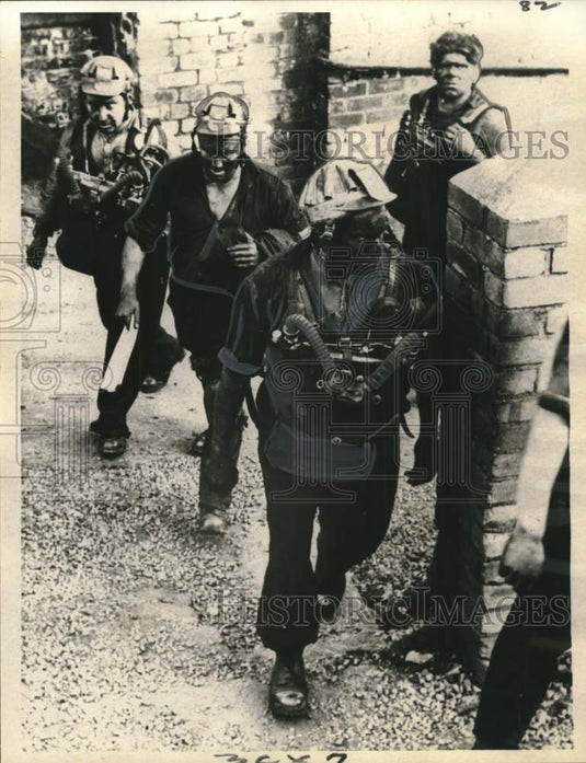 1968 Press Photo Welsh Miners with soot-covered faces in Glasgow, Scotland
