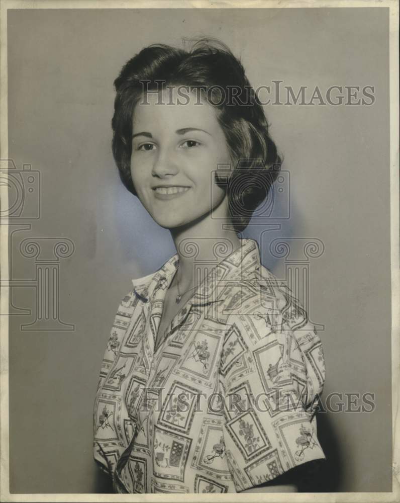 1961 Press Photo Catherine Searcy, McMain Junior High School student, Reporter