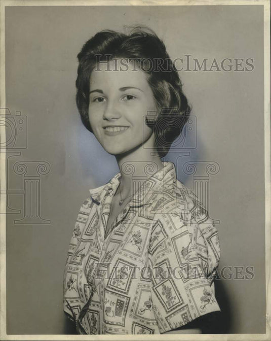 1961 Press Photo Catherine Searcy, McMain Junior High School student, Reporter