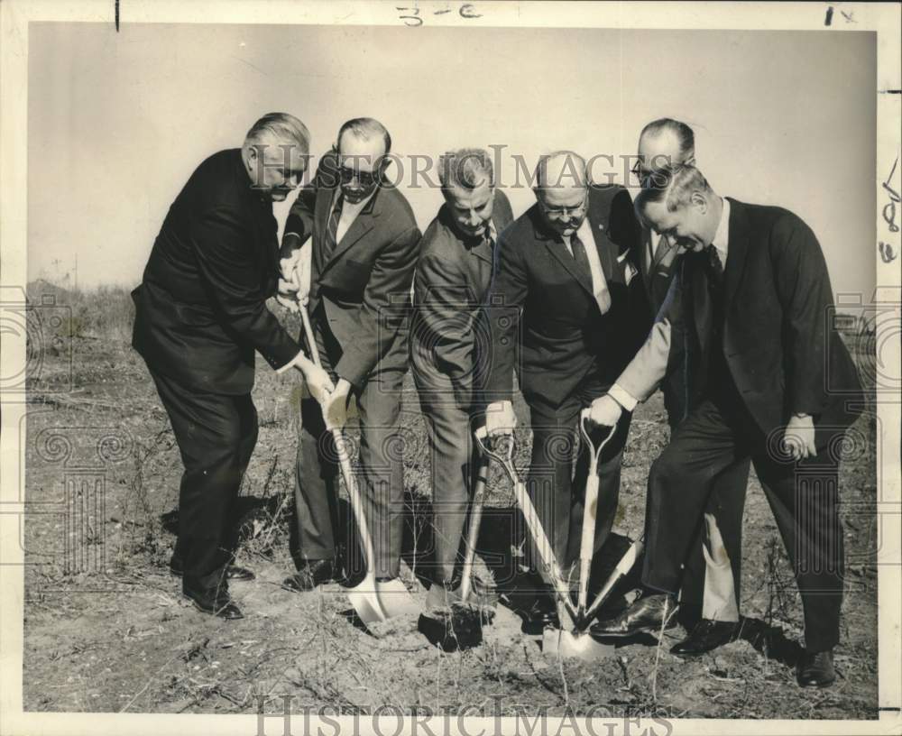 1966 Press Photo Sears, Roebuck and Company groundbreaking ceremonies