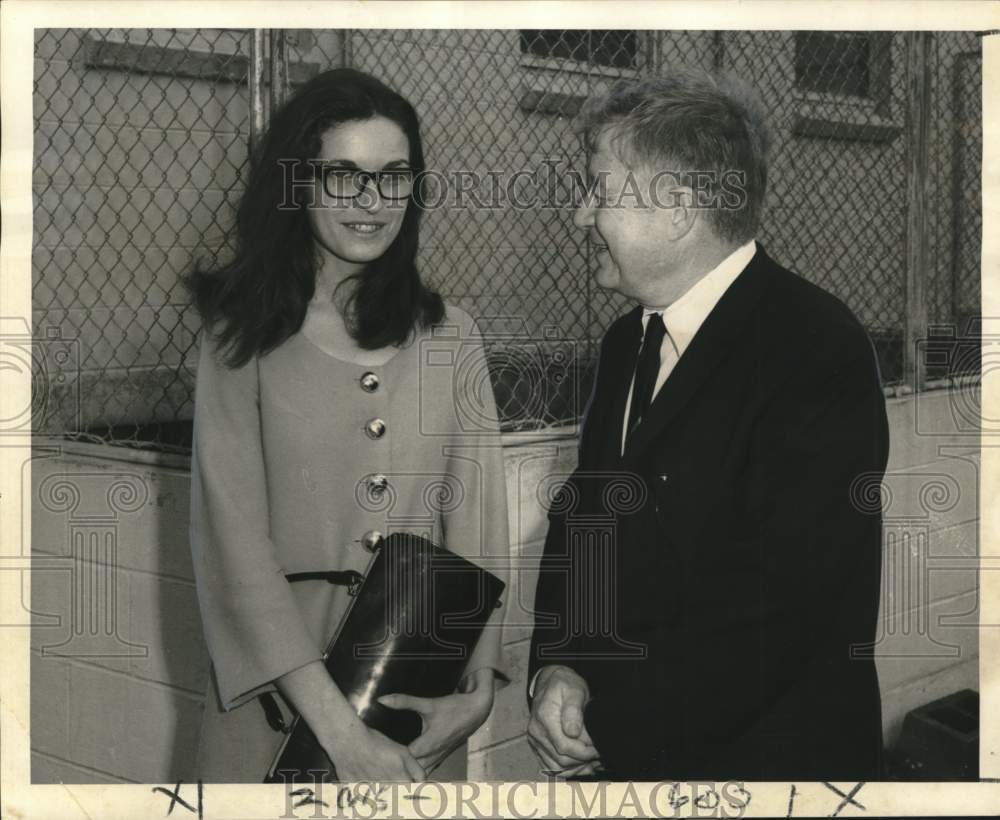 1970 Press Photo Senator John Schwegmann, Kelly Moreland at Rabies Control Unit