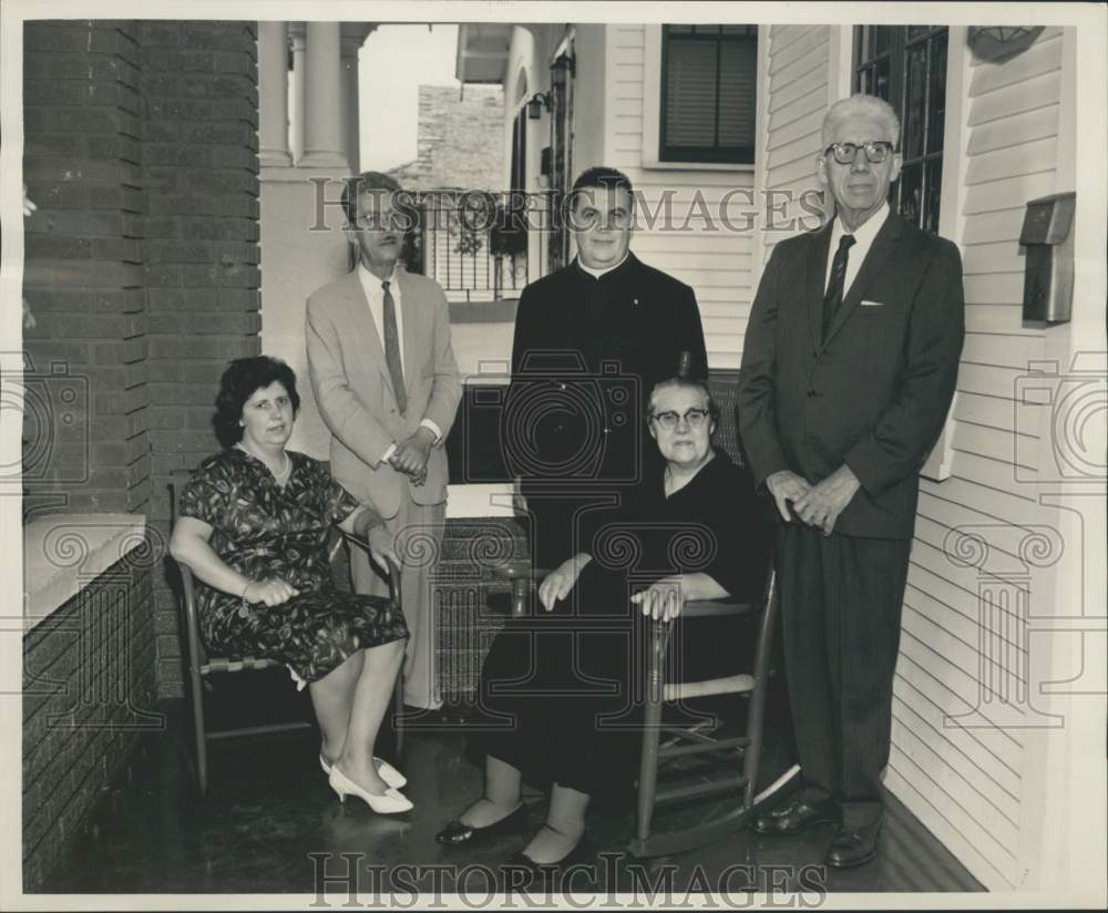 1961 Press Photo Sciambra Family Reunion on N. Broad Street in New Orleans