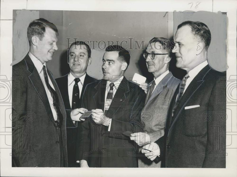 Load image into Gallery viewer, 1956 Press Photo Morey Sear presents awards to Affiliated Lakeshore presidents

