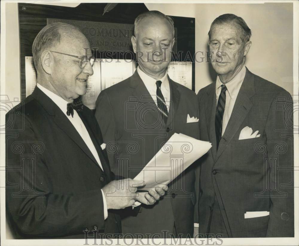 1967 Press Photo Leon Cahn, Leon Sarpy and Edgar Bright at 211 Camp - noc25814