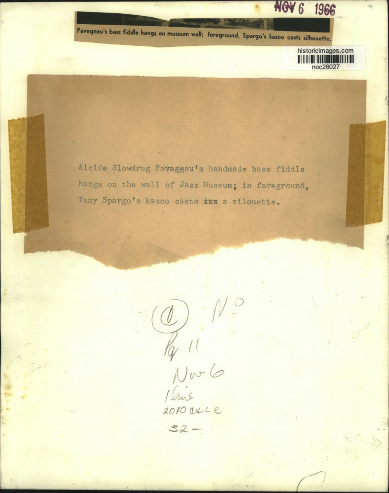 1966 Press Photo Jazz Museum's Alcide Pavageau's fiddle and Spargo's kazoo