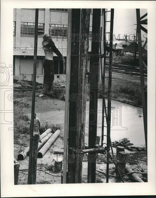 1963 Press Photo New Orleans Fire Department rescue equipment usage - noc26116