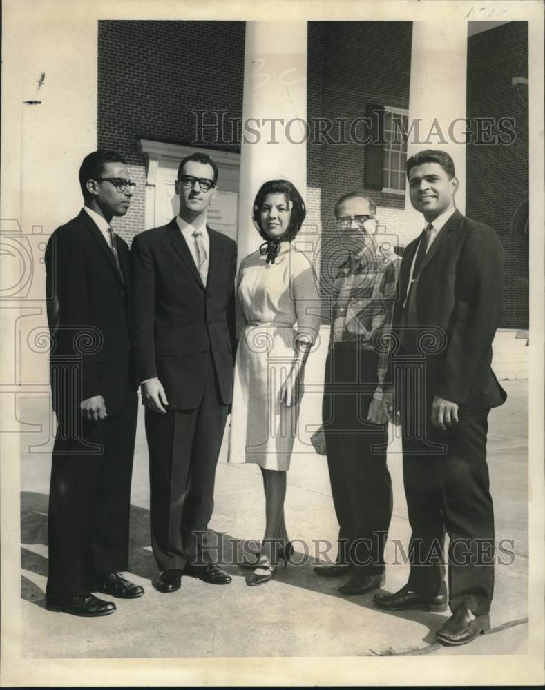 Load image into Gallery viewer, 1966 Press Photo International students attend New Orleans Baptist Seminary
