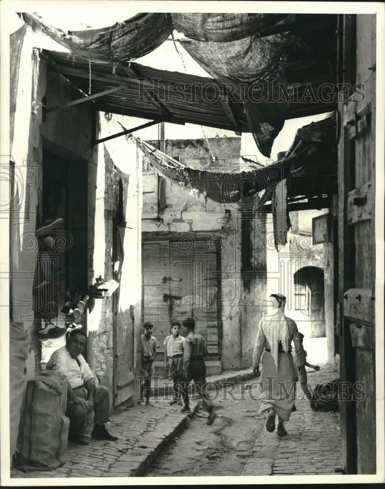 1971 Press Photo The 2 1/2&#39; gutters down a center path for donkeys in Nazareth.