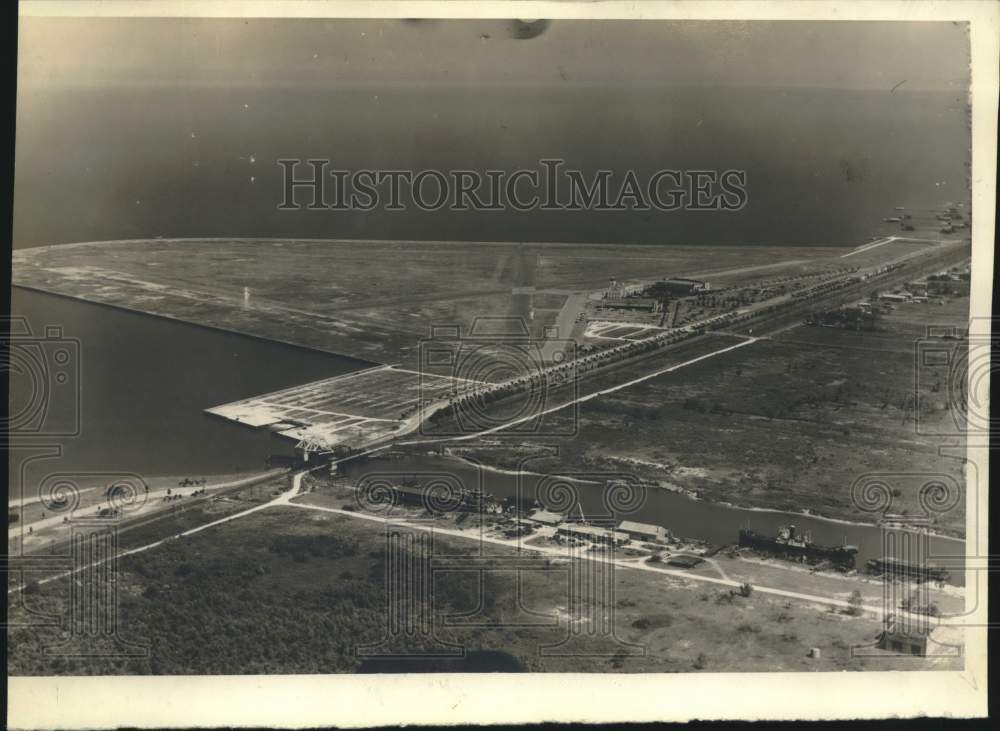 1940 Press Photo Aerial view of New Orleans Airport - noc26652- Historic Images