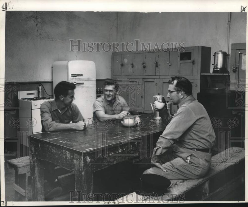 Load image into Gallery viewer, 1959 Press Photo Not-so-modern kitchen in old Girod Street fire station
