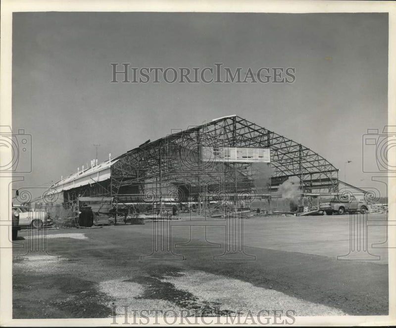Load image into Gallery viewer, 1960 Press Photo Construction at the New Orleans Airport - noc27008
