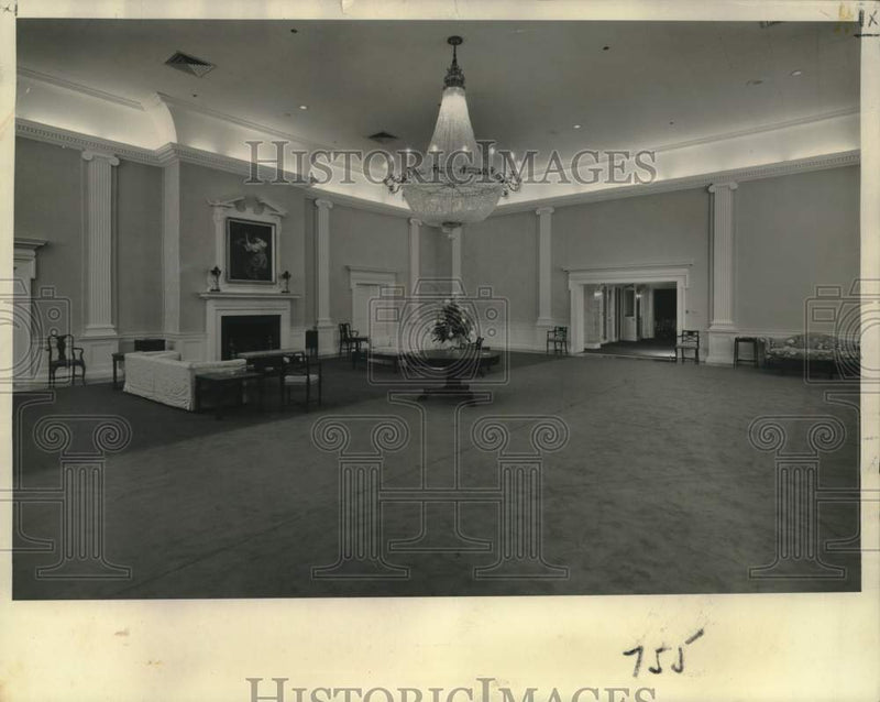 Load image into Gallery viewer, 1960 Press Photo New Orleans Country Club remodeled main lounge - noc27130
