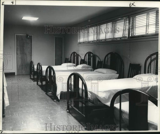 1959 Press Photo New Orleans Fire Department's Clara Street house dormitory.