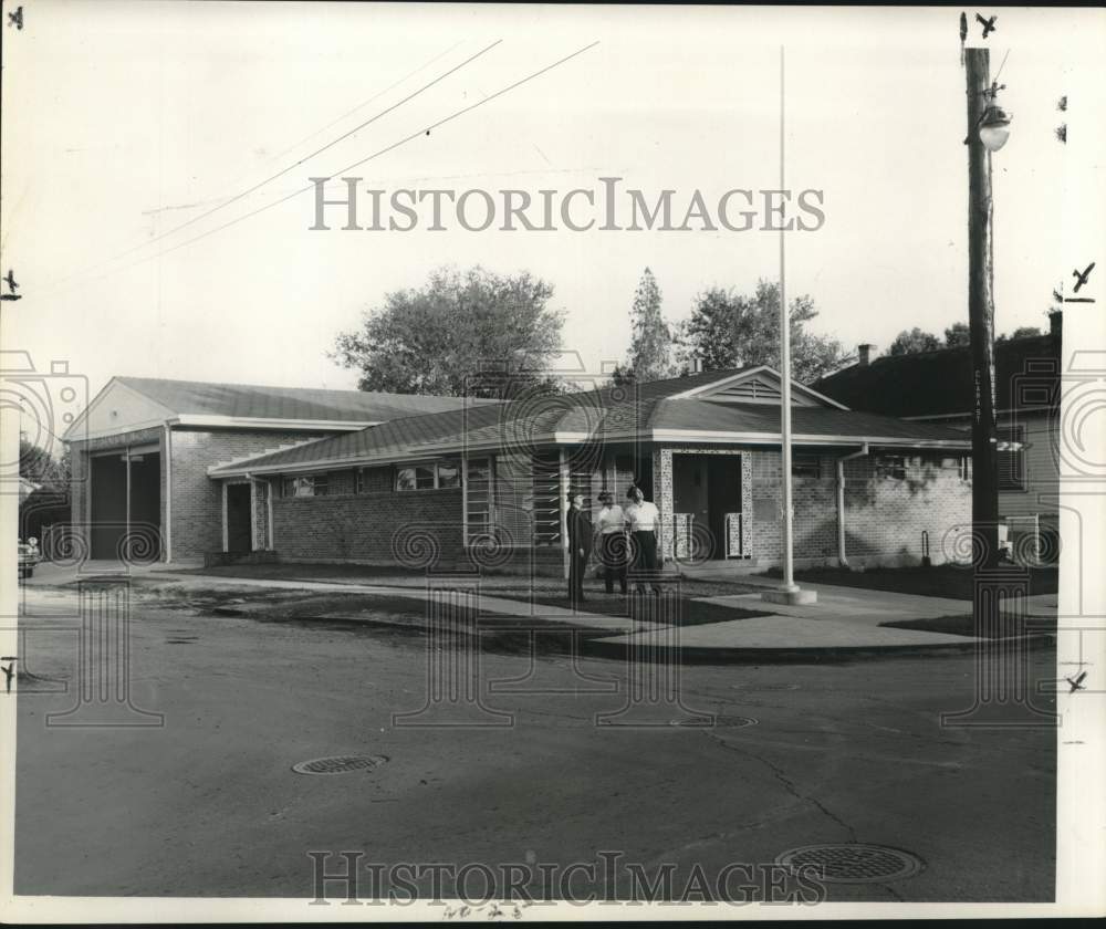 1959 Press Photo New Orleans Fire Department fire officials at Clara Station