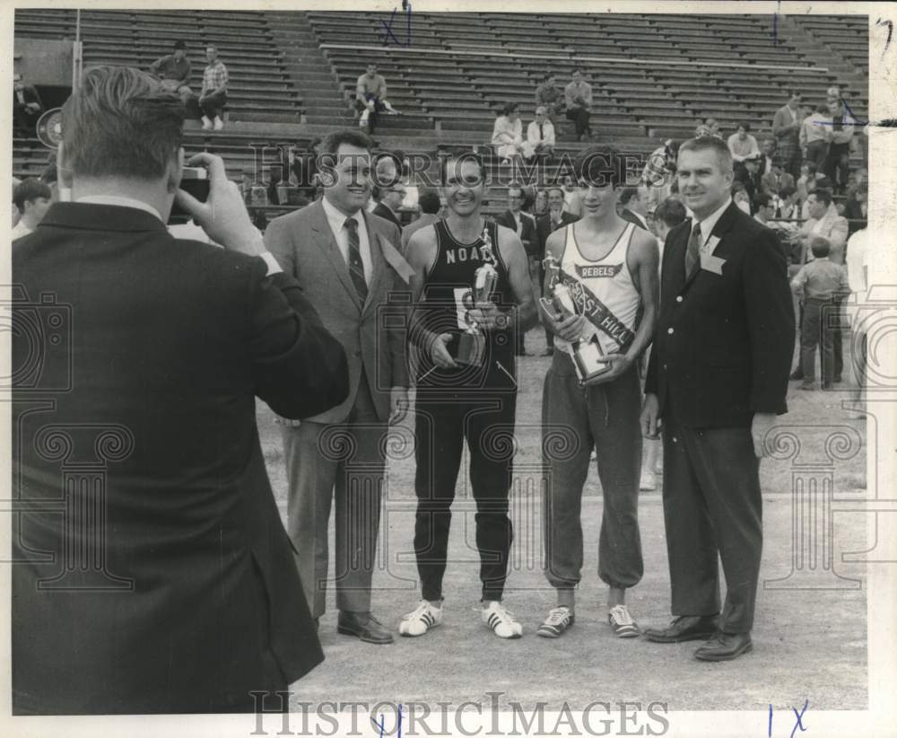 1969 Press Photo New Orleans Athletic Club Turkey Day winners awarded trophies.