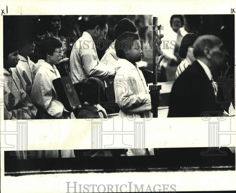 Load image into Gallery viewer, 1979 Press Photo Processional at Maria Goretti Catholic Church, New Orleans
