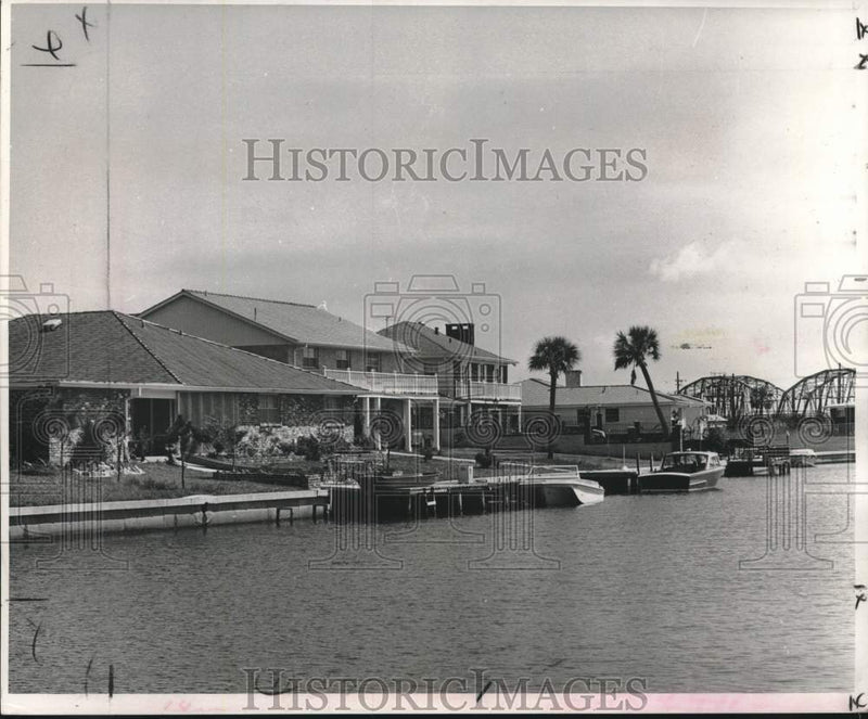 Load image into Gallery viewer, 1969 Press Photo New Orleans East housing development - noc27358
