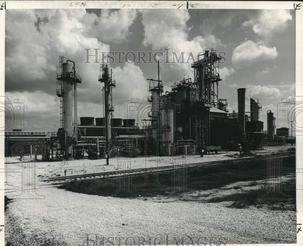 1969 Press Photo Air Products &amp; Chemicals Inc., New Orleans East plant