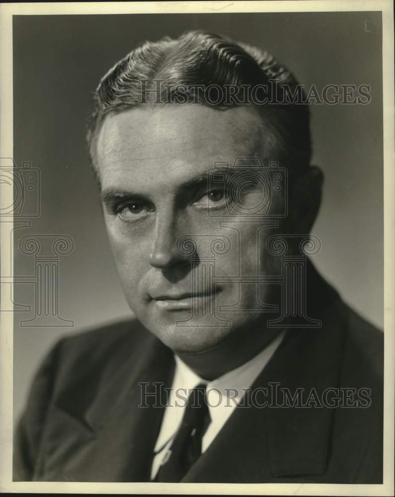 Load image into Gallery viewer, 1948 Press Photo Robert B. Richardson, highway director - noc27602
