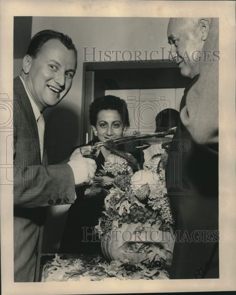 1955 Press Photo V. Y. Isaev, Emile Brehm &amp; Josephine Faber, Homebuilders