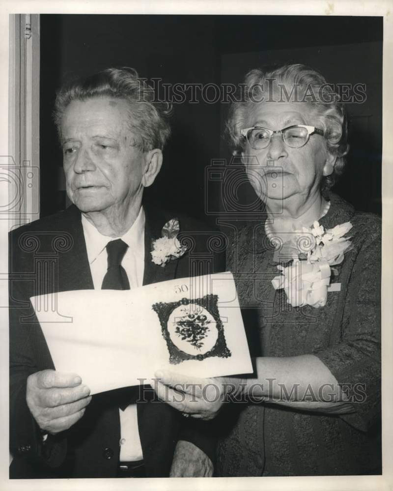 Load image into Gallery viewer, 1968 Press Photo Mr. and Mrs. E.A. Russell celebrate 50th wedding anniversary
