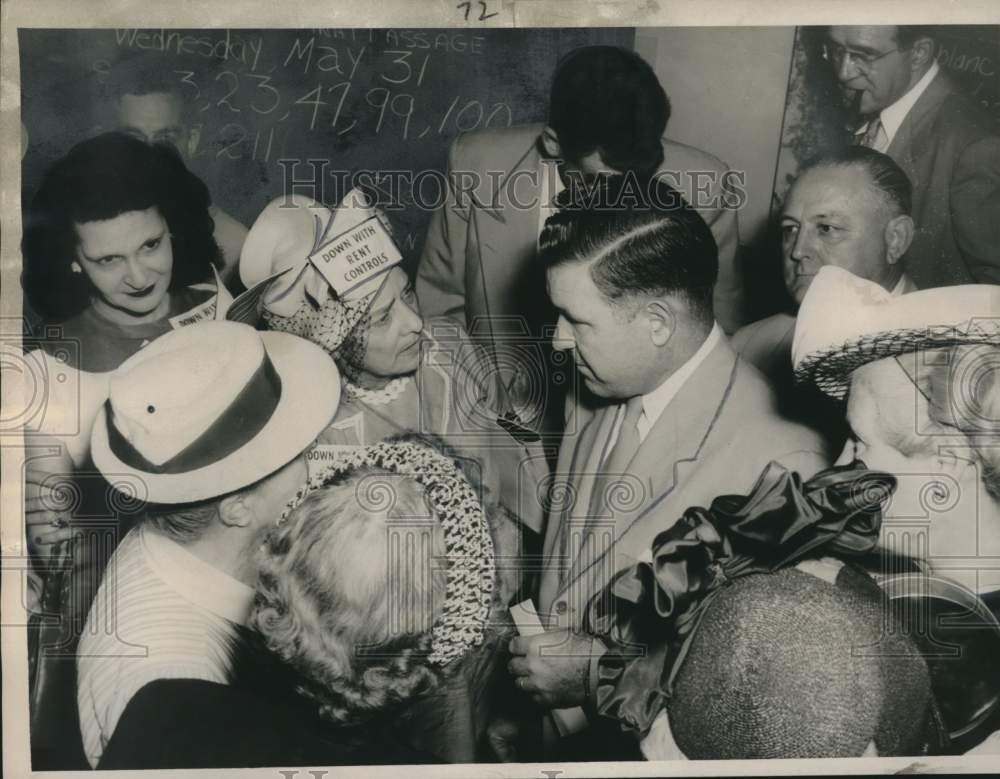 1950 Press Photo State Representative Thomas Russell &amp; Rent Control Protesters