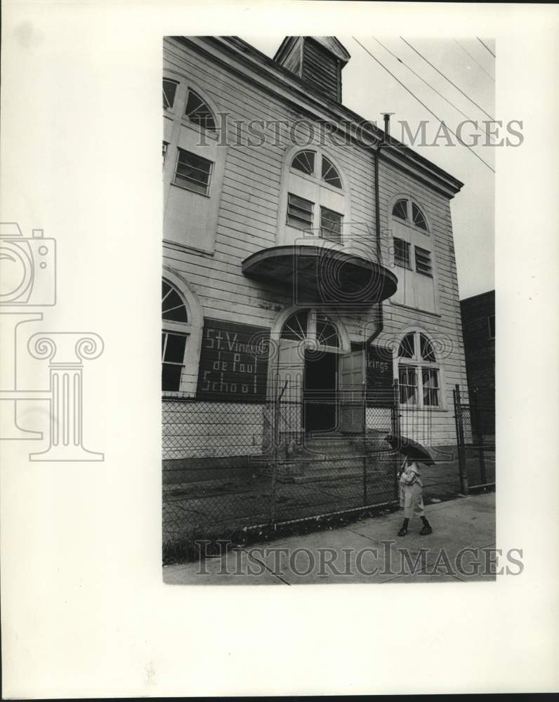 Load image into Gallery viewer, 1978 Press Photo Exterior of St. Vincent De Paul church - noc28885
