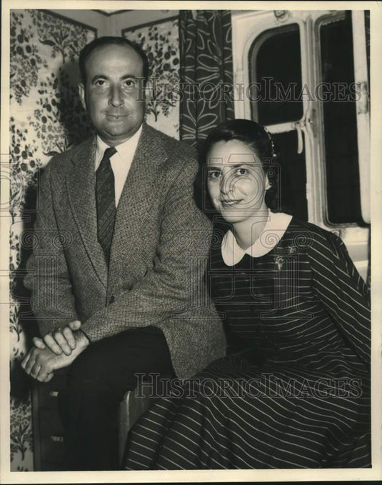 1957 Press Photo Mr. & Mrs. Charles Schwartz aboard the Ile De France- Historic Images