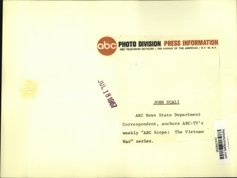 Load image into Gallery viewer, 1967 Press Photo John Scali anchors ABC-TV's "ABC Scope: The Vietnam War" series
