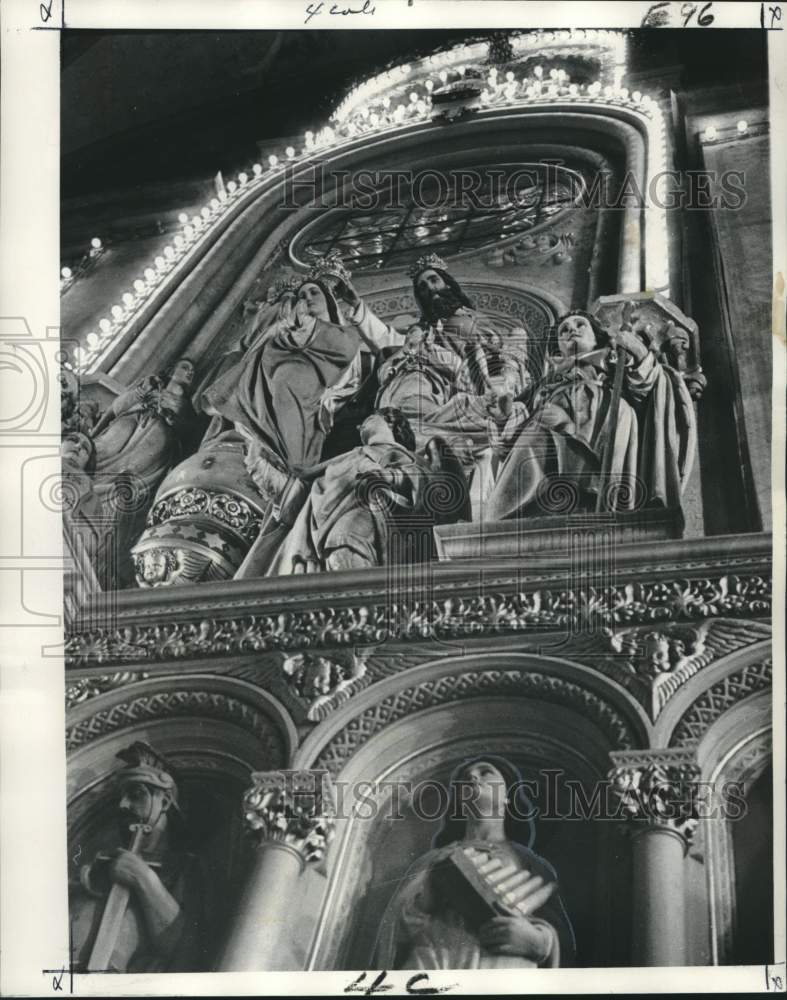 1974 Press Photo Altar at St. MaryÃ¢â‚¬s Assumption church on Constance