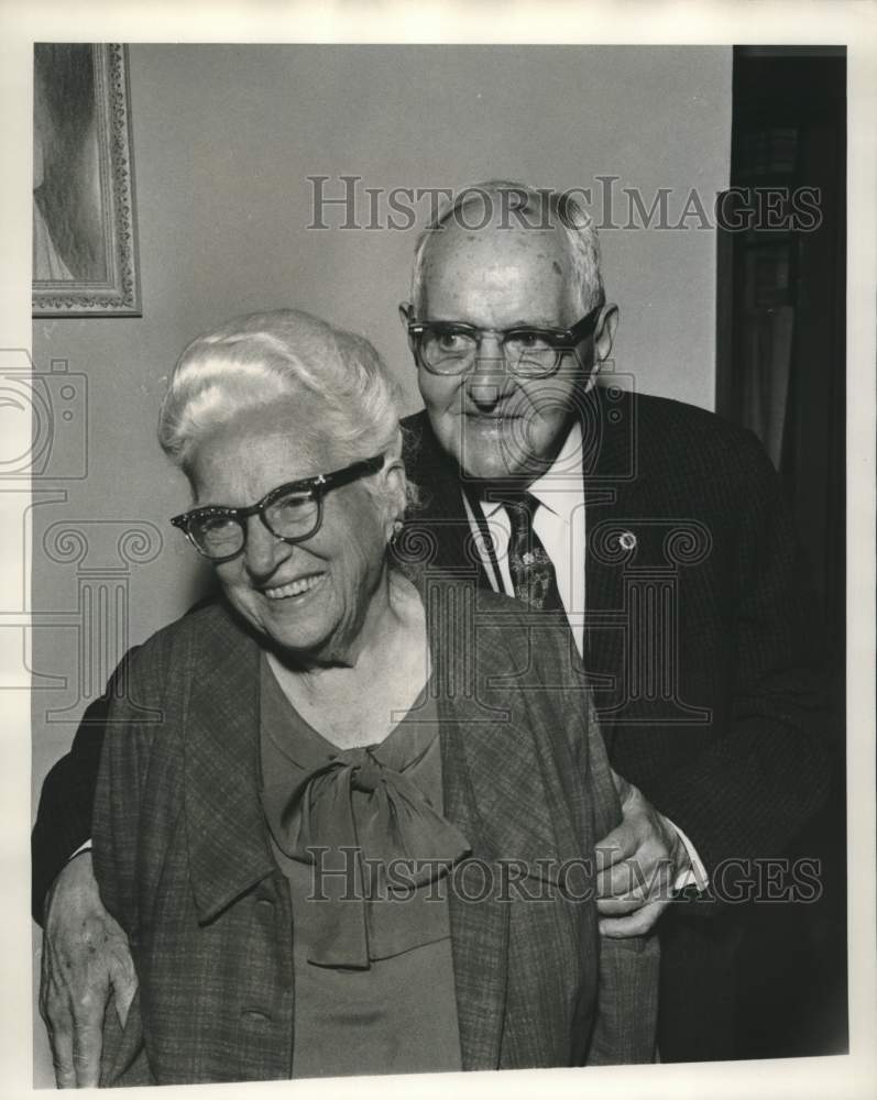 1971 Press Photo Mr. and Mrs. R.C. Schmid celebrate 60th wedding anniversary