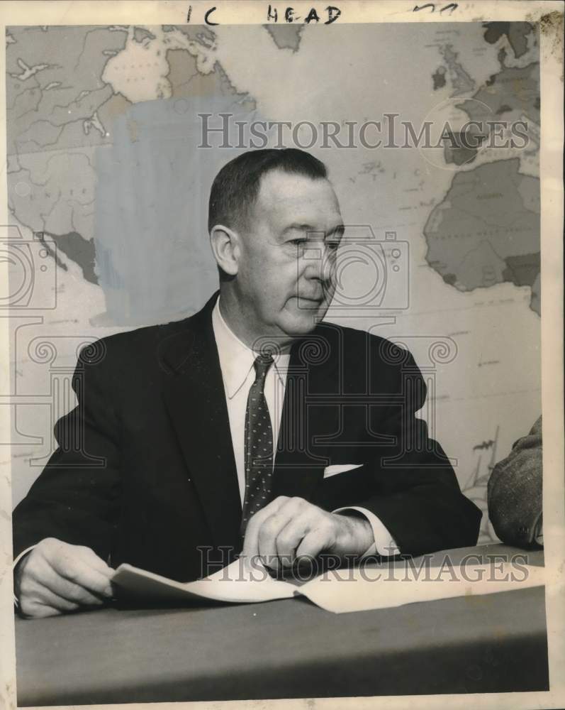 Load image into Gallery viewer, 1959 Press Photo Richard Stanley, Louisville and Nashville railroad resident VP
