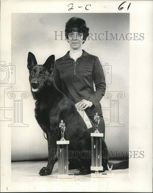 1971 Press Photo Marie Scalia with Highest Scoring Dog, Gulliver's Challenge